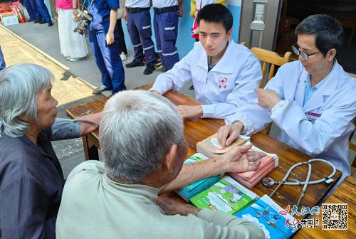 金溪縣南丁格爾志愿服務(wù)隊(duì)走進(jìn)養(yǎng)老院 送溫暖與健康咨詢服務(wù)