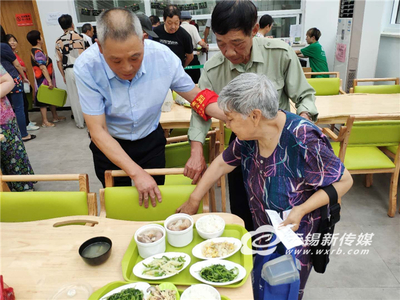 打通養老服務“最后一公里” 托起幸?！跋﹃柤t”